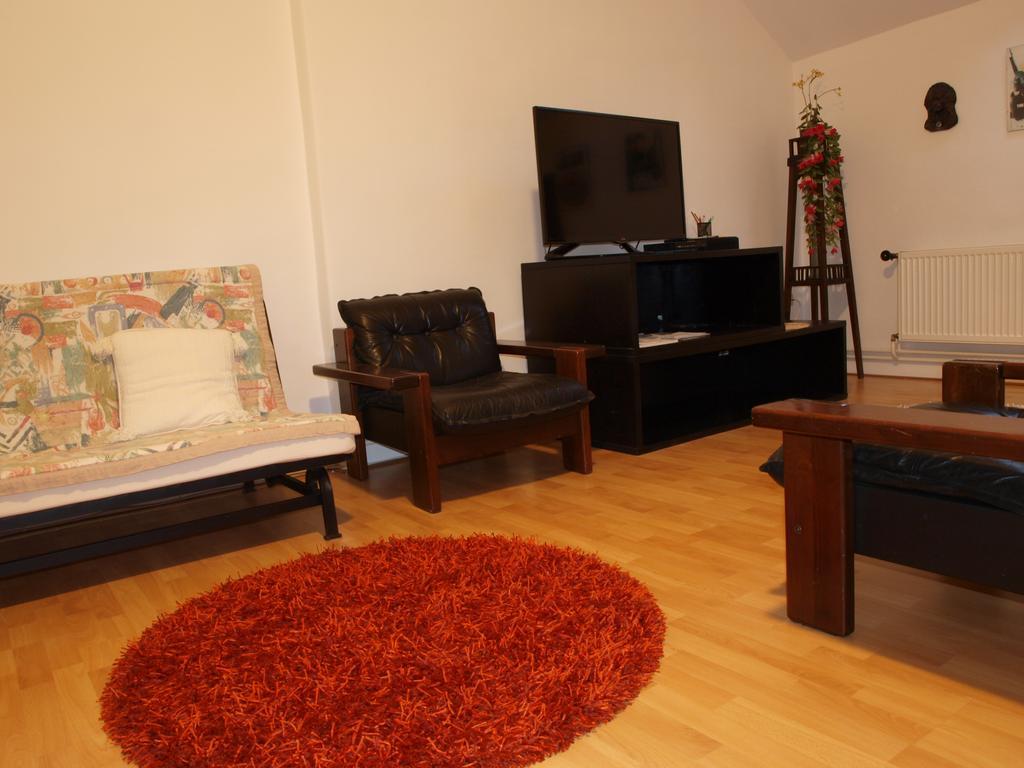 Attic Apartment City Center Praga Esterno foto